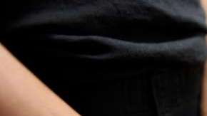 Proporcionalmente, los estudiantes negros e hispanos son arrestados y esposados con mayor regularidad.