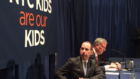 David Hansell, nuevo comisionado de ACS junto al alcalde de Blasio