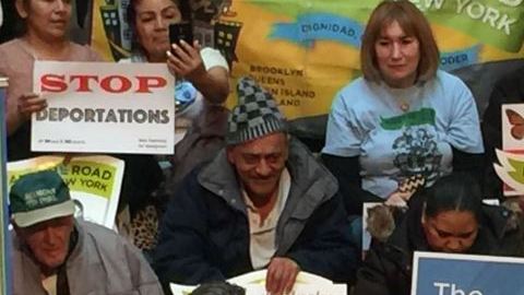 Demostración de rechazo a las órdenes ejecutivas del presidente Trump que afectan a los inmigrantes.