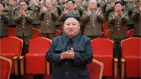 Kim Jong-un, líder de Corea del Norte, en un foto del 22 de febrero de 2017 durante un acto oficial en Pyongyang.