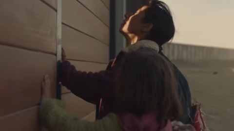 El comercial completo fue liberado sólo en internet.