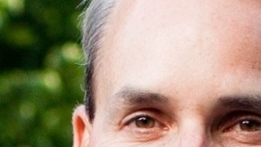 Philip Bilden tiene inversiones en Asia.