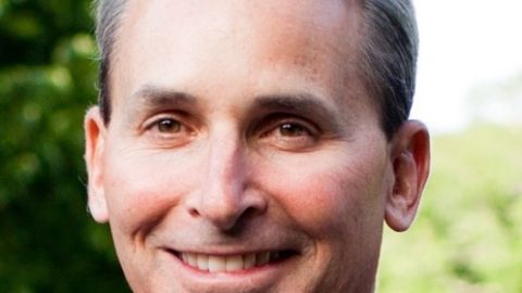 Philip Bilden tiene inversiones en Asia.