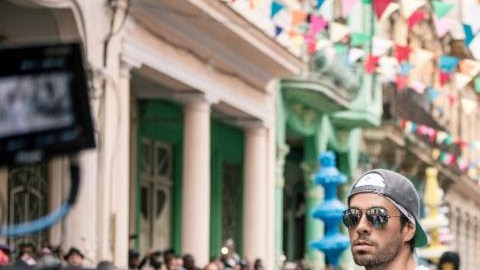 ¡Enrique paró el tráfico en La Habana durante tres horas!