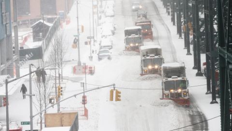Tormenta de nieve Stella llega a Nueva York.