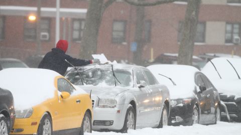 Tormenta de nieve Stella llega a Nueva York.