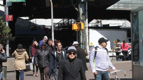 Residentes de Corona, Queens opinan sobre el presupuesto participativo.