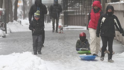 Tormenta de nieve Stella llega a Nueva York.