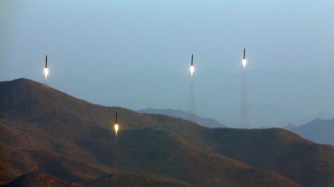 Sólo tres de los cuatro misiles tocó territorio japonés.