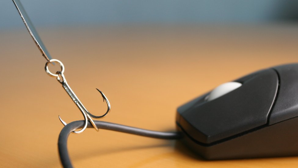 Hackers se hacen pasar por tus amigos para estafarte y extorsionarte sexualmente por internet