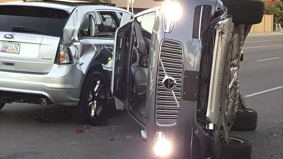Video: El tremendo accidente que frenó el plan de Uber de tener autos sin conductor