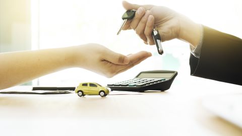 El leasing, alquiler con derecho a compra, está ganando interés entre los coductores./Shutterstock