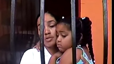 La mujer debe dos meses de renta.