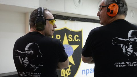Según el diputado ruso, la reunión fue para revisar detalles de una competencia de rifles.