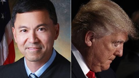 El juez Derrick K. Watson y el presidente DonaldTrump.