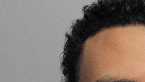 Evan Xavier Little, de 25 años, golpeó con diversos objetos a su novia.