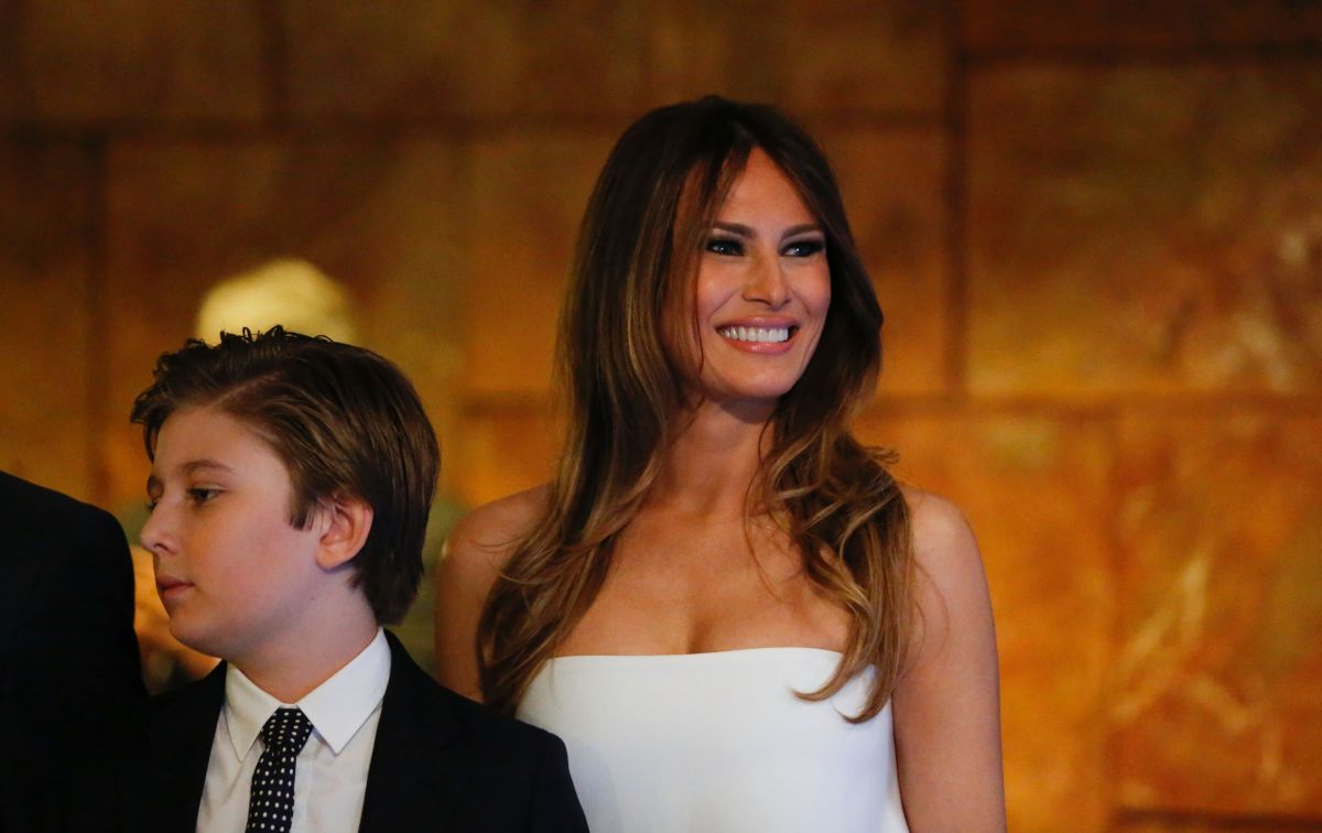 Melania Trump y su hijo Barron viven en la Torre Trump.