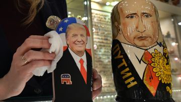 La relación Trump-Putin tiene referencias en Rusia hasta en sus famosas muñecas matrushkas.