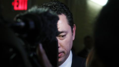 Jason Chaffetz desató una polémica al decir que la gente no debería comprar iPhones si necesita seguro.