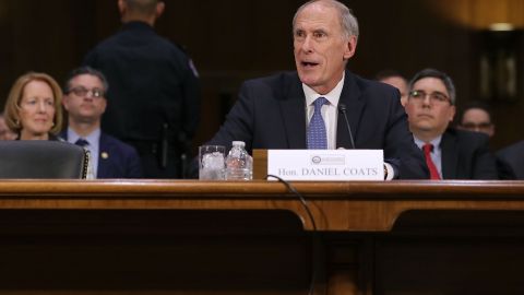 Dan Coats fue avalado como Director de la Oficina de Inteligencia Nacional.