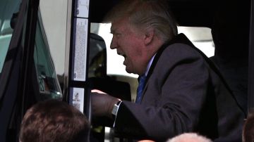WASHINGTON, DC - MARCH 23: U.S. President Donald Trump sits in the cab of a truck as he welcomes members of American Trucking Associations to the White House March 23, 2017 in Washington, DC. President Trump hosted truckers and CEOs for a listening session on healthcare. (Photo by Alex Wong/Getty Images)