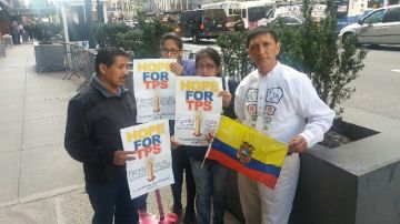 El activista ecuatoriano Walter Sinche hace un llamado a sus paisanos a votar
