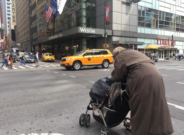 Aprueban ley para que edificios de NYC sean más "amigables" con personas de la tercera edad
