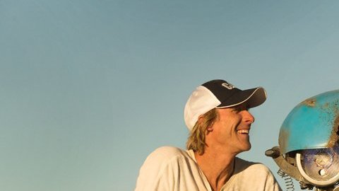 Michael Bay e Isabela Moner durante el rodaje de "Transformers: The Last Knight".