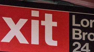 LorimerStStation_JulienneSchaer_099_1500_1000_70_c1