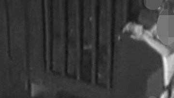 Las parejas se reunieron en la parte trasera de la discoteca.