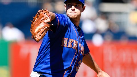 PITTSBURGH, PA - JUNE 07: Steven Matz #32 of the New York Mets delivers a pitch during the game against the Pittsburgh Pirates at PNC Park on June 7, 2016 in Pittsburgh, Pennsylvania. (Photo by Justin Berl/Getty Images)