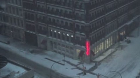 Las cámaras grabaron por seis horas la nevada en el centro de Times Square.