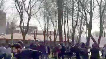 Uno de los estudiantes resultó herido de gravedad.