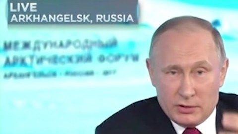 El presidente Vladimir Putin dio su respuesta mirando a cámara.