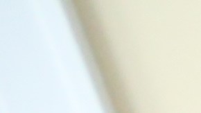 Stephanie Rodriguez con Kathy Huarcaya y Julia Vazquez de Trinig Healing Center se preparan para la sexta marcha de concientizacion del abuso domestico y el bullying entre adolecentes.