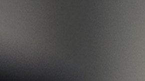 El candidato socioliberal a las elecciones presidenciales francesas, Emmanuel Macron (c), en el homenaje al policía Xavier Jugelé, asesinado en un atentado yihadista en París.