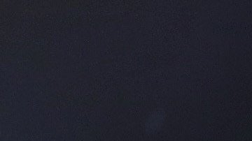 El delantero uruguayo del FC Barcelona Luis Suárez celebra su gol, primero del equipo ante el Sevilla FC, durante el partido de la trigésima jornada de Liga en Primera División que se juega esta noche en el Camp Nou, en Barcelona.