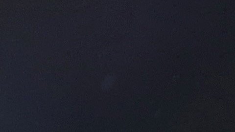 El delantero uruguayo del FC Barcelona Luis Suárez celebra su gol, primero del equipo ante el Sevilla FC, durante el partido de la trigésima jornada de Liga en Primera División que se juega esta noche en el Camp Nou, en Barcelona.