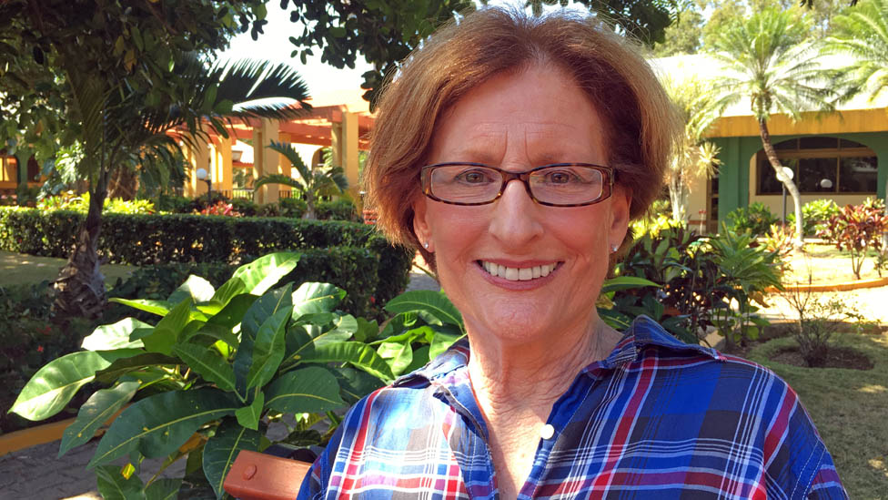 Los estadounidenses que violan la ley para tratar su cáncer en Cuba