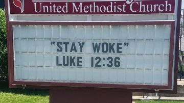 "Mantente despierto. Lucas 12:36", dice este mensaje.