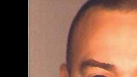 Arcelay Camilo de 36 años se hacía pasar por policía con logos del NYPD en su ropa.