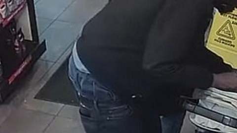 La menor se encontraba en un cocechito junto a su madre.