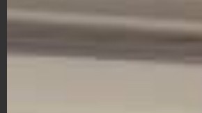 Cuando inició el altercado, el avión era el tercero en espera para despegar.