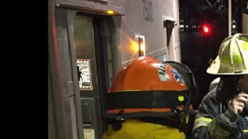 El NYFD informó de heridos con lesiones menores.