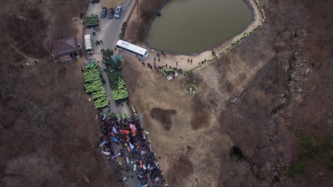 La instalación de los escudos generaron protestas de surcoreanos.