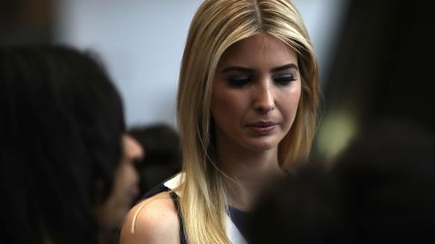 Ivanka Trump está teniendo problemas para separar sus negocios de su carrera en la Casa Blanca.