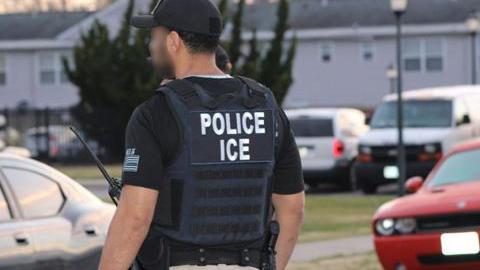 ICE mantiene sus operativos en varias ciudades.