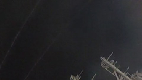 Misil lanzando desde el destructor USS Porter.