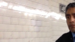La víctima del acoso capturó la imagen del músico que la hostigó en la estación de la calle 145.