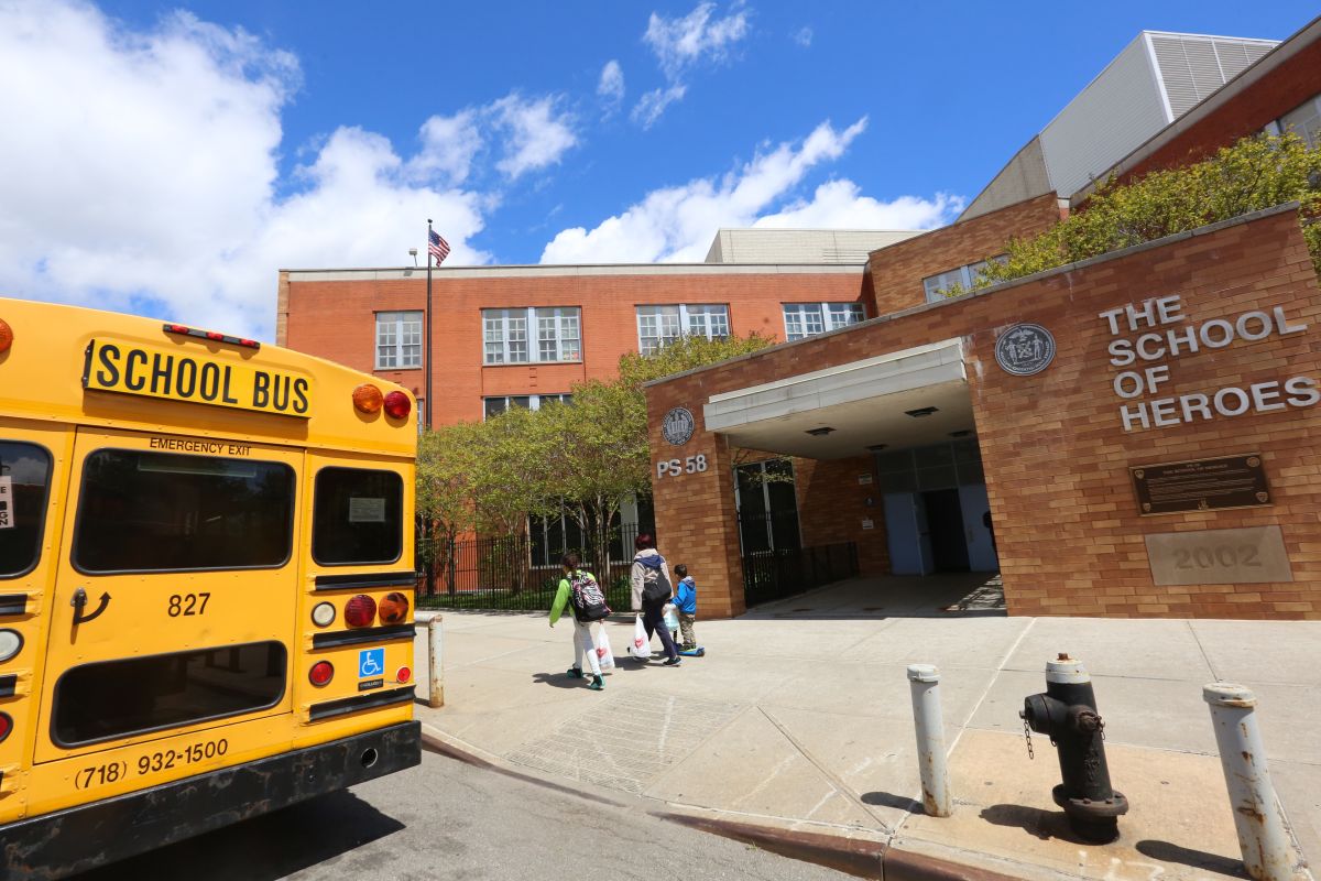 Aulas y buses seguirán vacíos